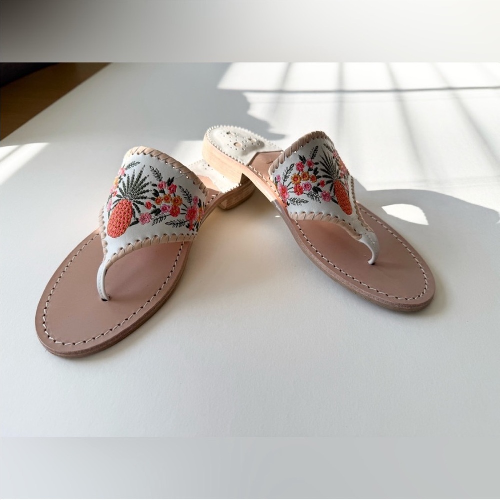 New! JACK ROGERS LIMITED EDITION
PINEAPPLE FLORAL THONG SANDALS - Picture 13 of 16